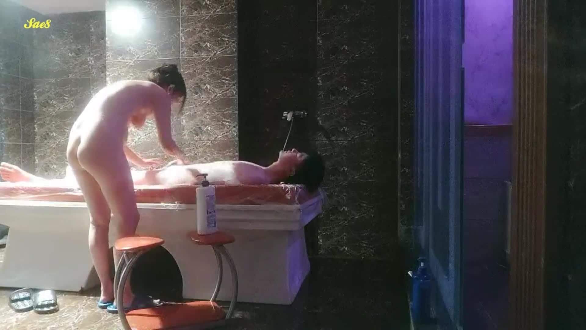 女技师偷拍会所全套服务水床毒龙一条龙627